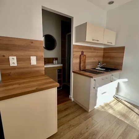 Paisible Dans Un Quartier Calme Апартаменты *