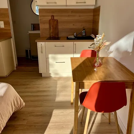 Апартаменты Paisible Dans Un Quartier Calme *